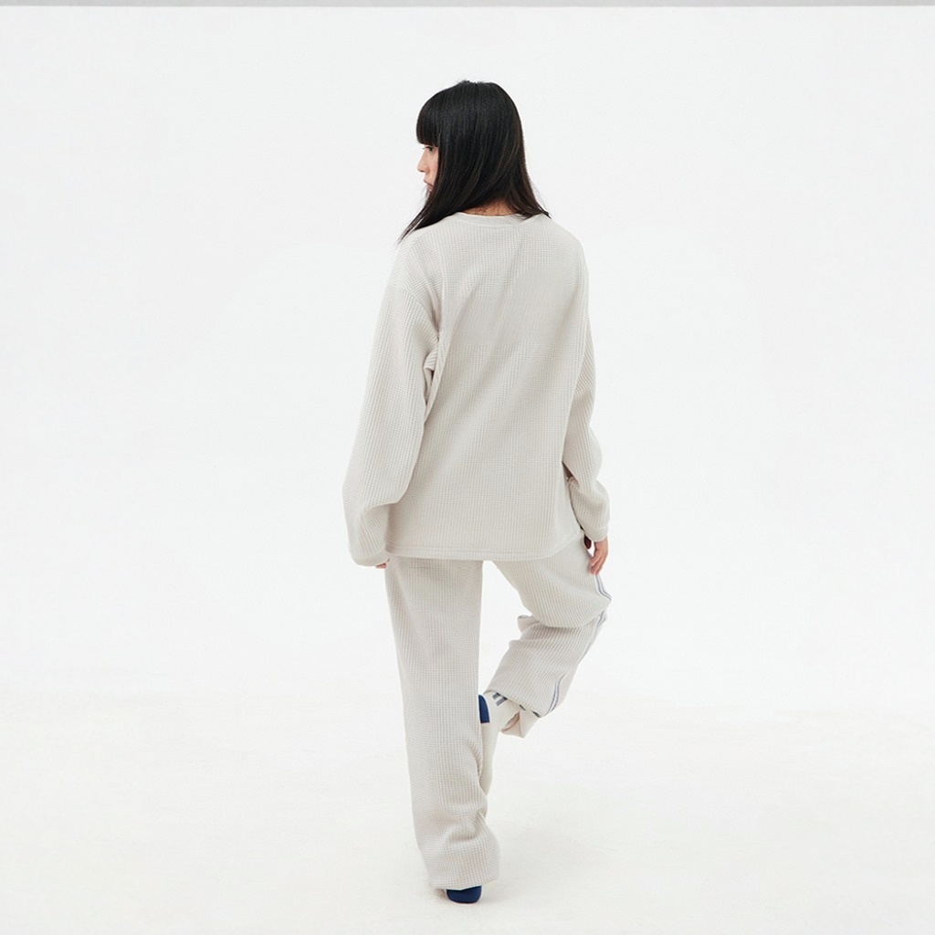 Women's Long Sleeve Shirts Casual Loose Fit Tees Solid Color Oversized Basic Tops Business Casual Outfits